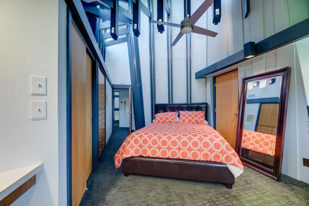 Photo of Bedroom in Delhi Hills