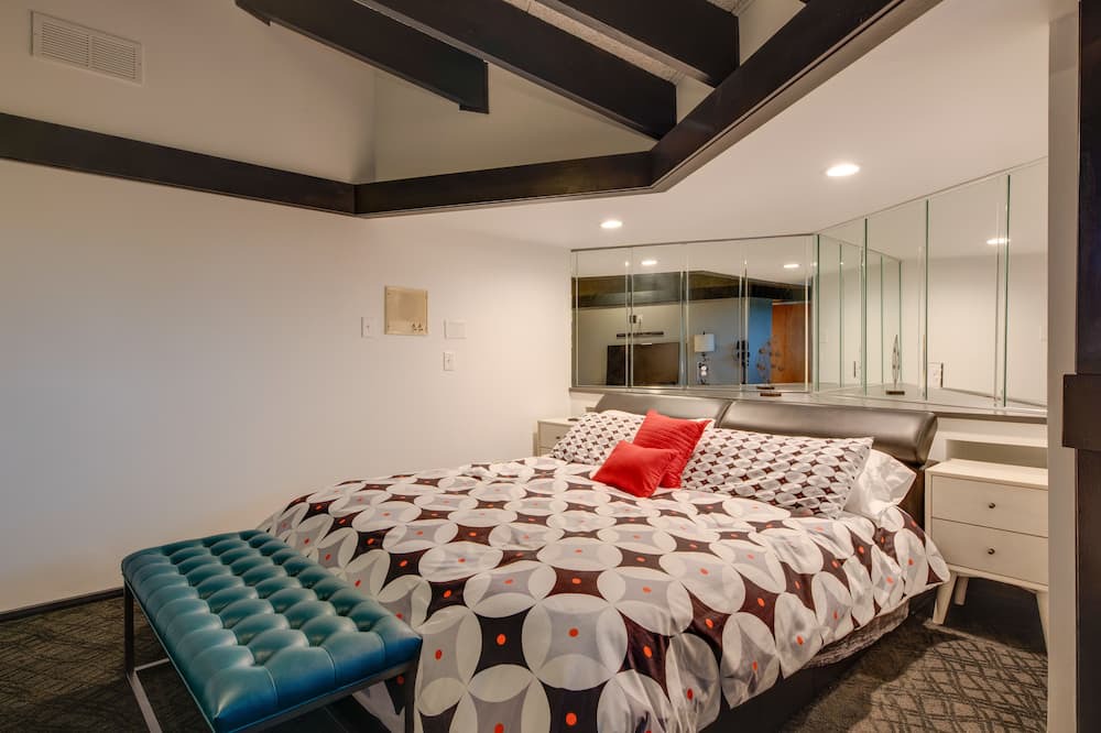 Photo of Bedroom in Delhi Hills