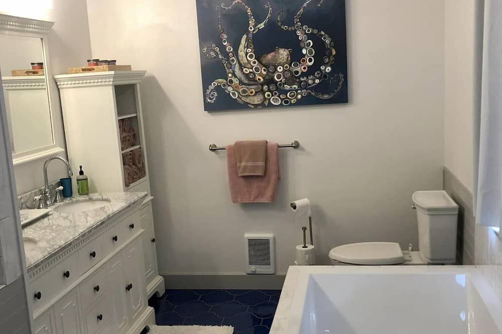 Photo of Bathroom in Corvallis