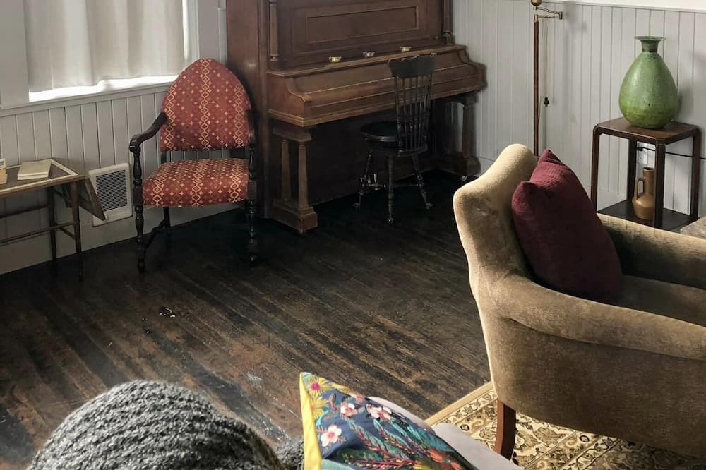 Photo of Livingroom in Corvallis