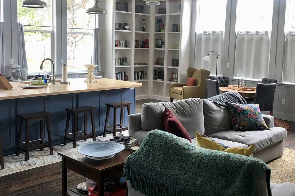 Photo of Livingroom in Corvallis