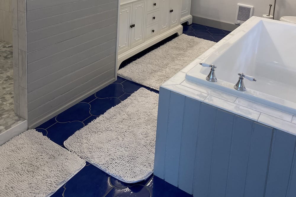 Photo of Bathroom in Corvallis