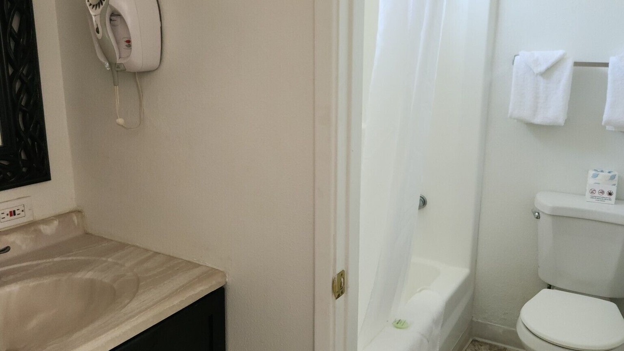 Photo of Bathroom in Cottonwood