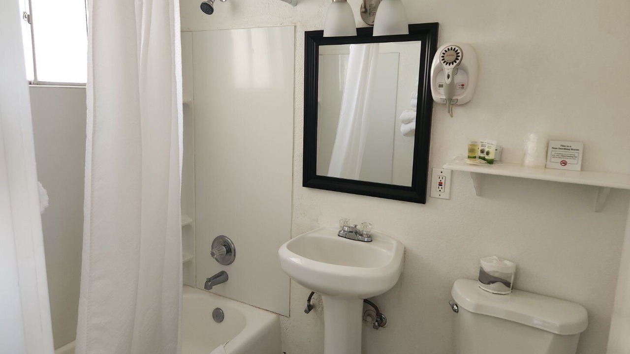 Photo of Bathroom in Cottonwood