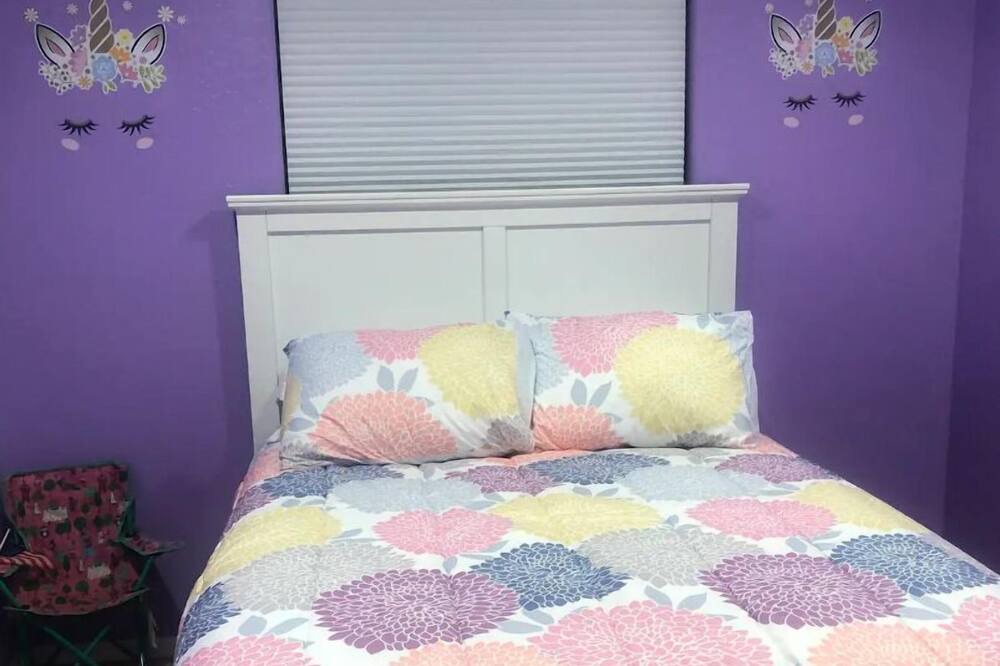 Photo of Bedroom in Dove Cove Estates