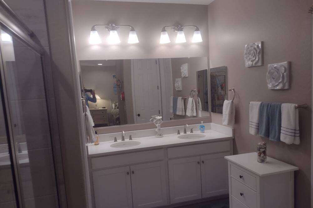 Photo of Bathroom in Maricopa