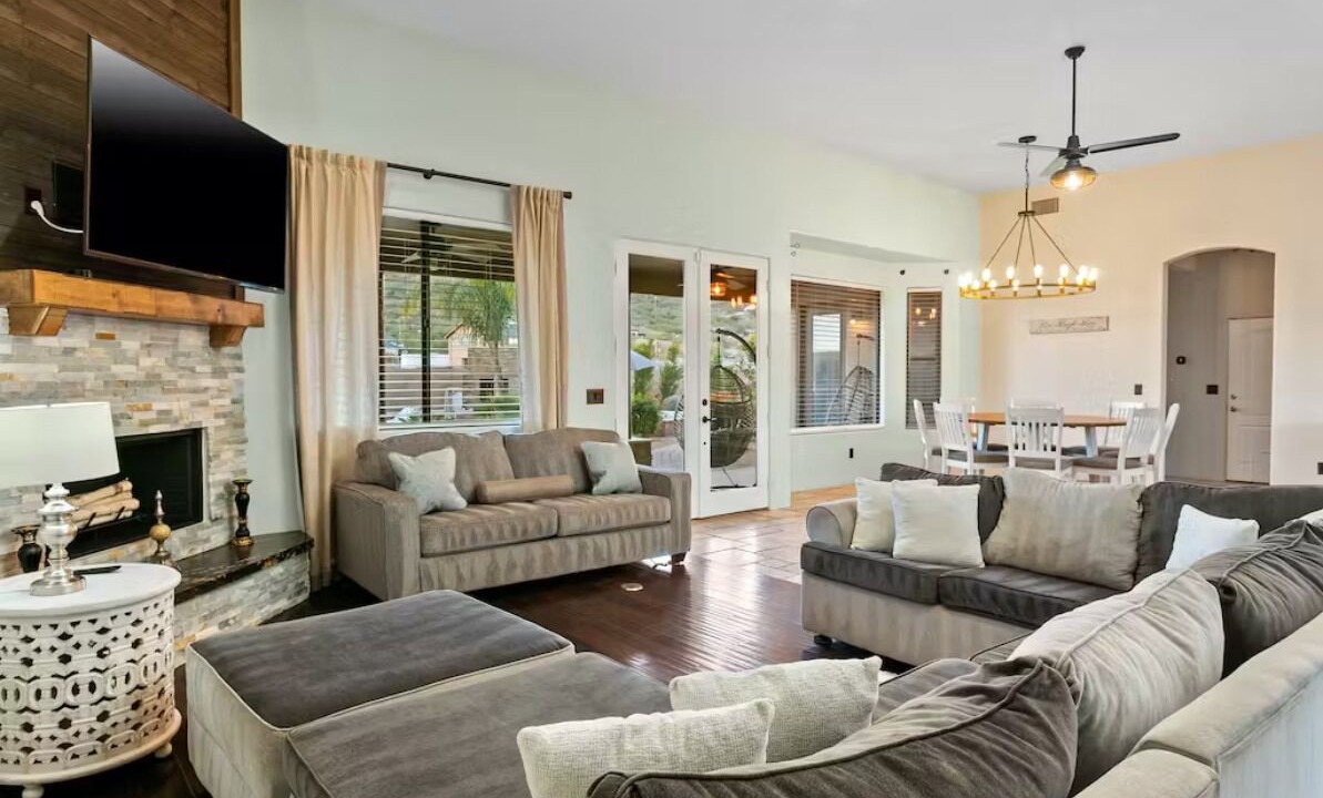 Photo of Livingroom in Anthem