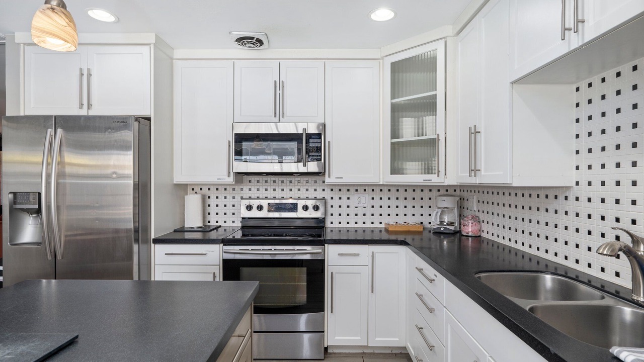 Photo of Kitchen in Scottsdale Estates Six