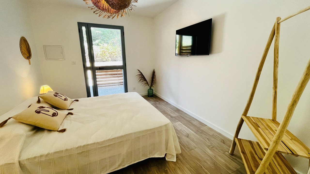 Photo of Bedroom in Centuri