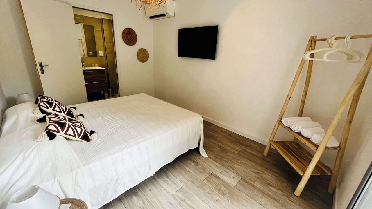 Photo of Bedroom in Centuri