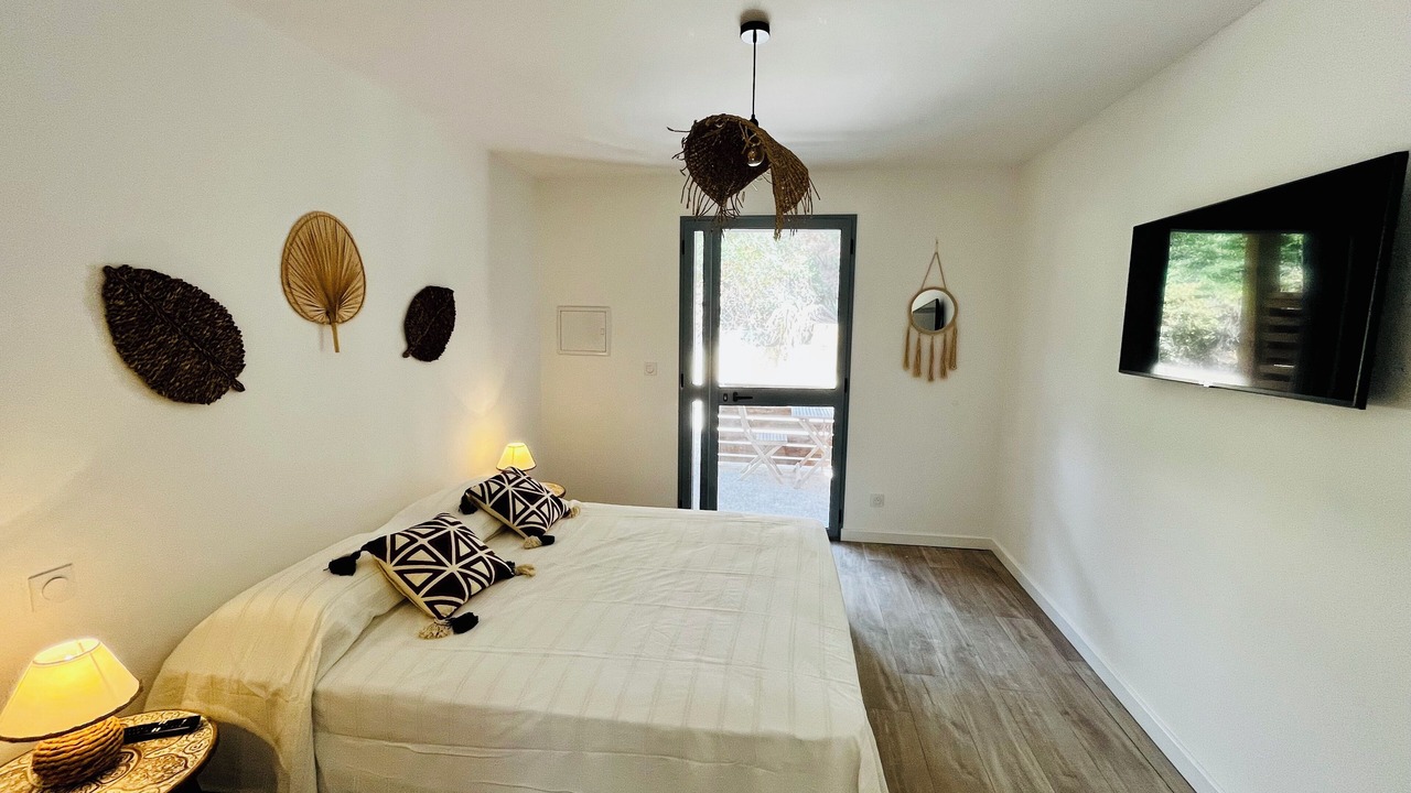 Photo of Bedroom in Centuri
