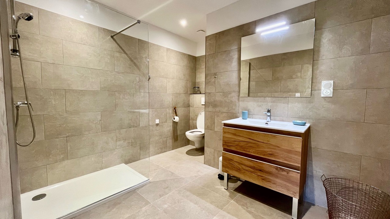 Photo of Bathroom in Centuri