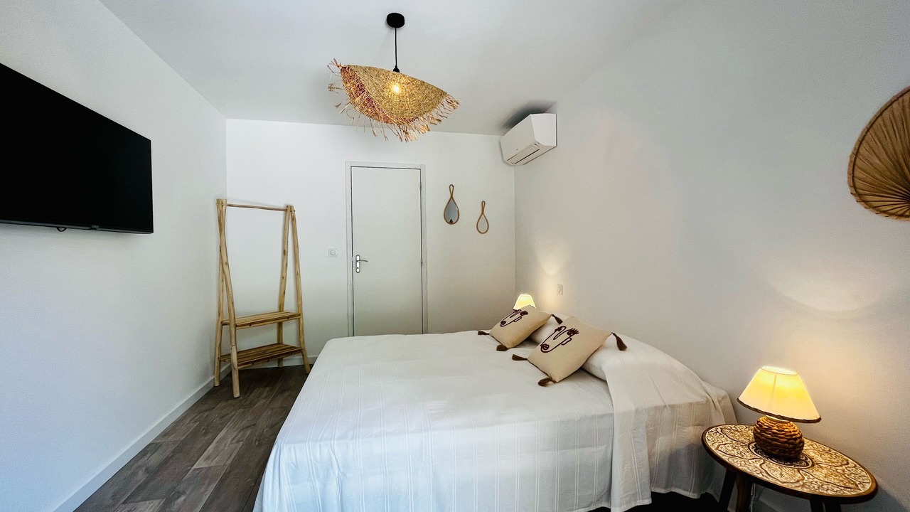 Photo of Bedroom in Centuri