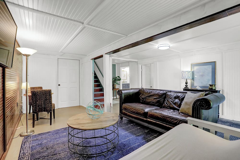 Photo of Livingroom in Chesapeake Ranch Estates-Drum Point