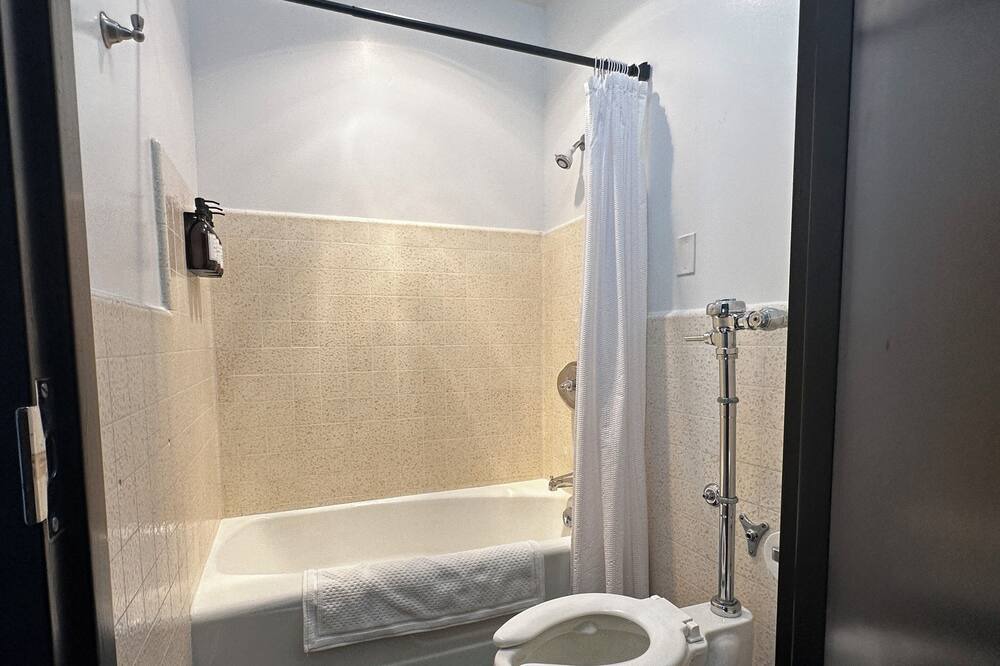Photo of Bathroom in Silverton