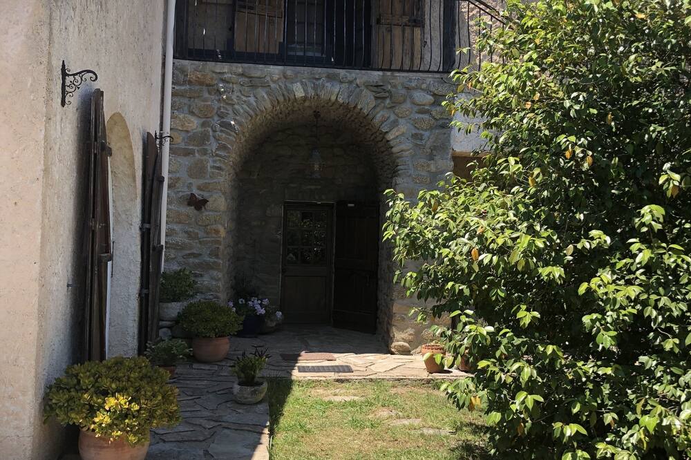 Photo of Outdoor in Prunelli-di-Fiumorbo