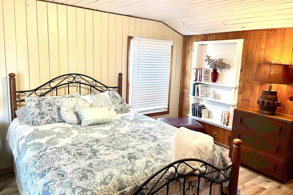 Photo of Bedroom in Dunlap