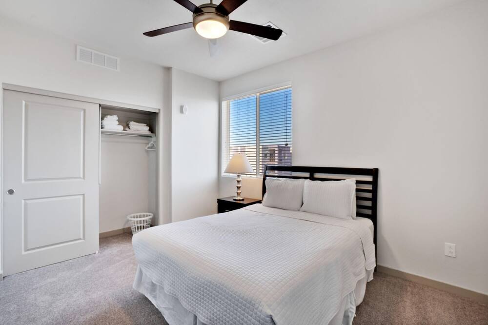Photo of Bedroom in Palm Valley