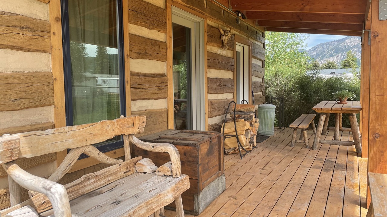 Photo of Patio Balcony in Alpine Northwest