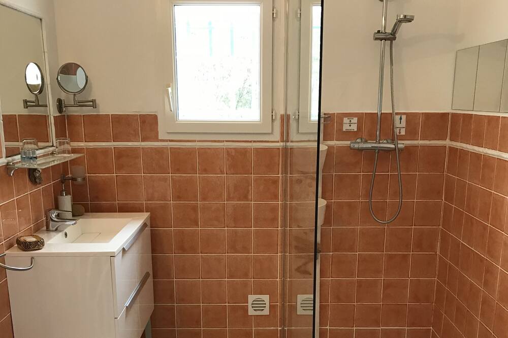 Photo of Bathroom in Pietra Long Salvini