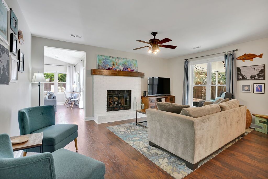 Photo of Livingroom in Eagles Nest