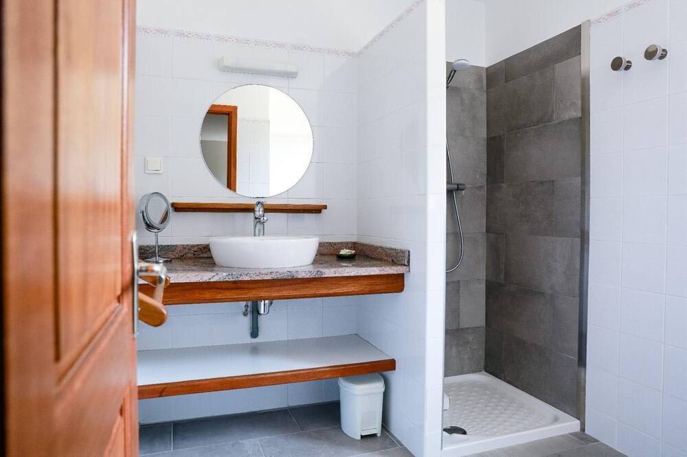 Photo of Bathroom in Farinole