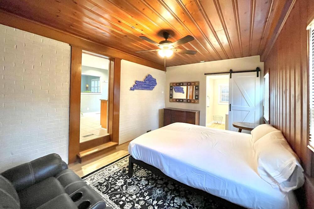 Photo of Bedroom in Lexington