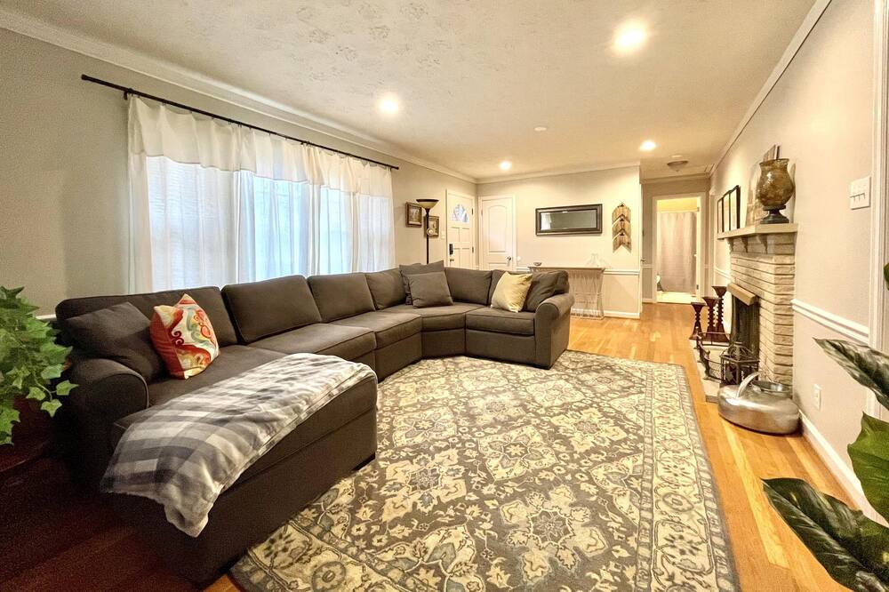Photo of Livingroom in Lexington