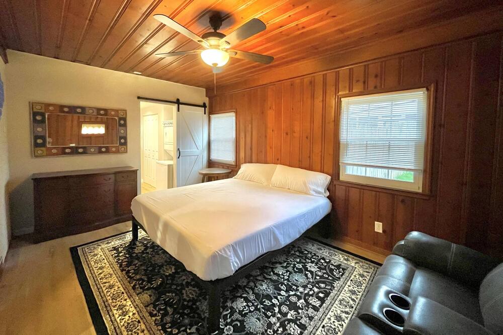 Photo of Bedroom in Lexington