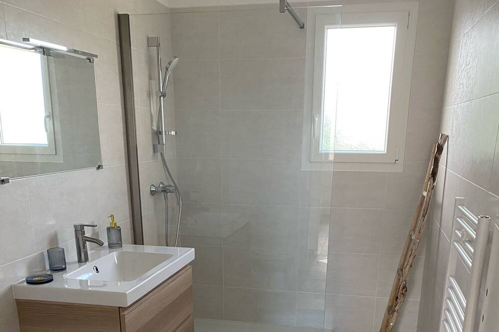 Photo of Bathroom in Morta