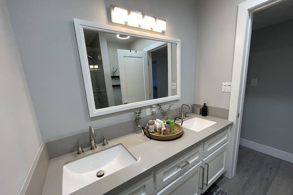 Photo of Bathroom in Bakersfield