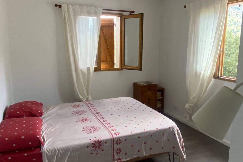 Photo of Bedroom in Arbori