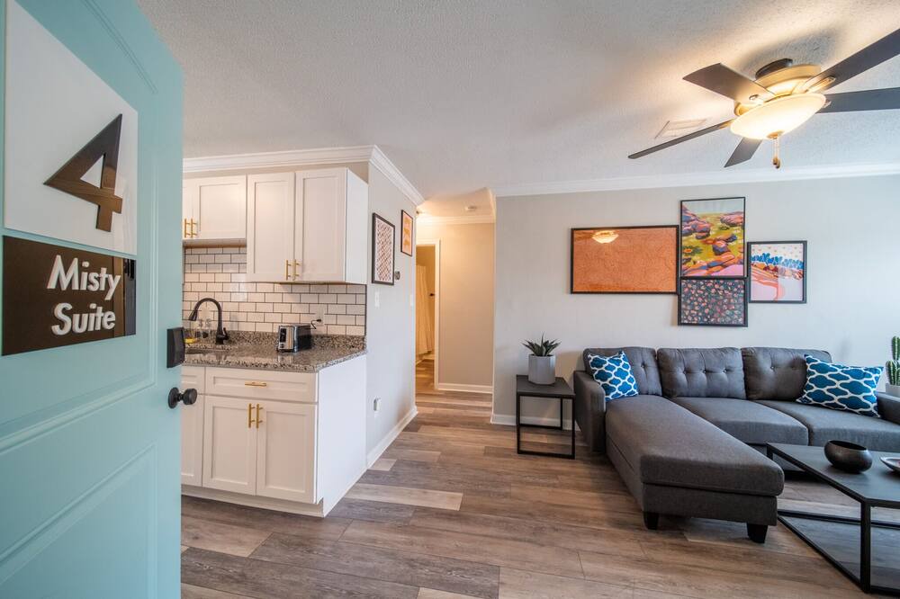 Photo of Livingroom in East Ocean View