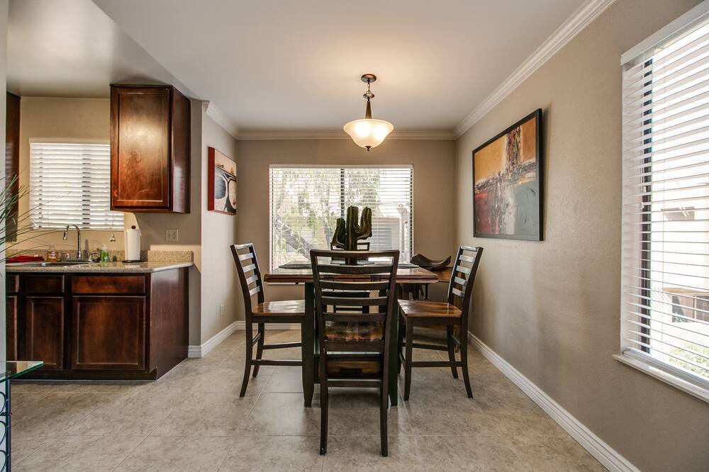 Photo of Kitchen in Scottsdale Estates Six