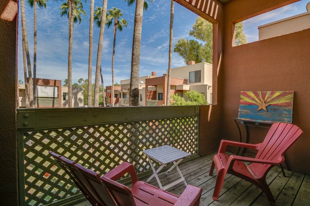 Photo of Patio Balcony in Scottsdale Estates Six