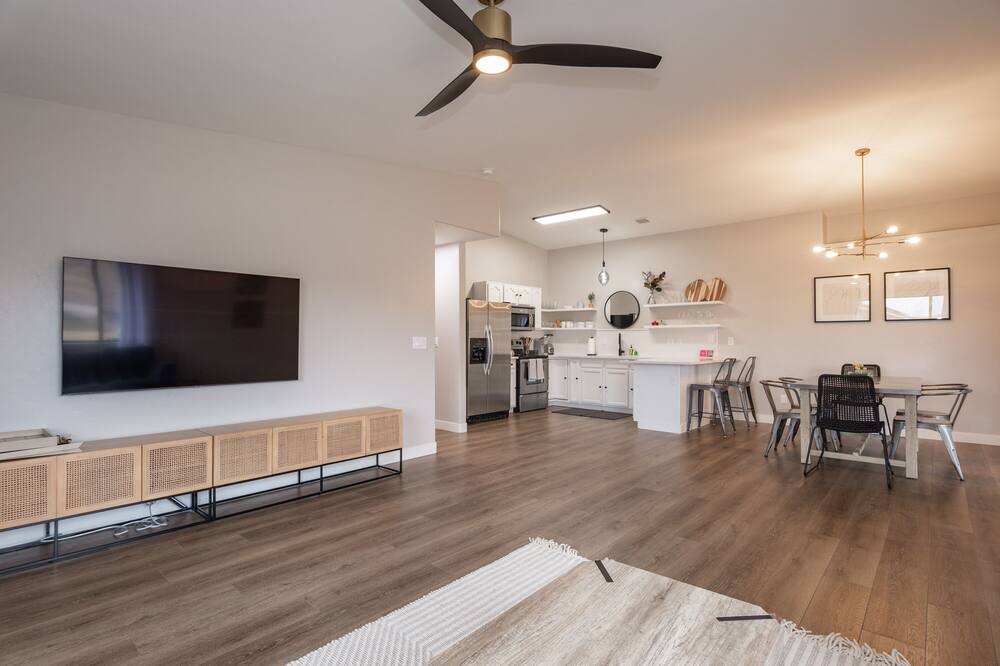 Photo of Livingroom in Prescott Valley Units