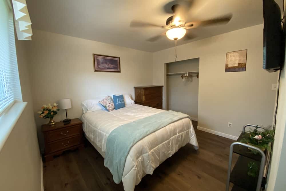 Photo of Bedroom in Salina