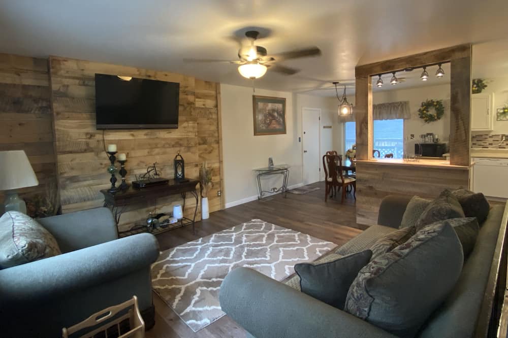 Photo of Livingroom in Salina