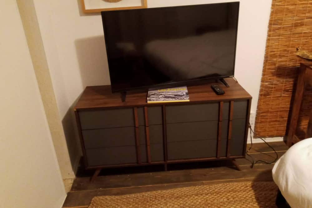 Photo of Bedroom in Morongo Valley