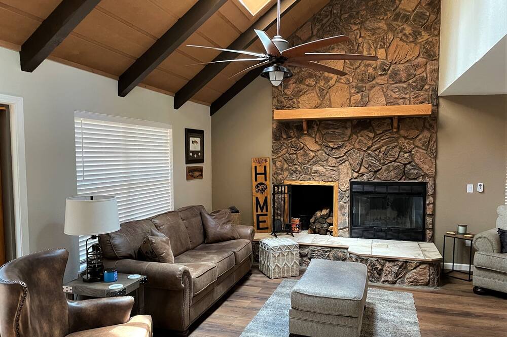 Photo of Livingroom in Pinetop