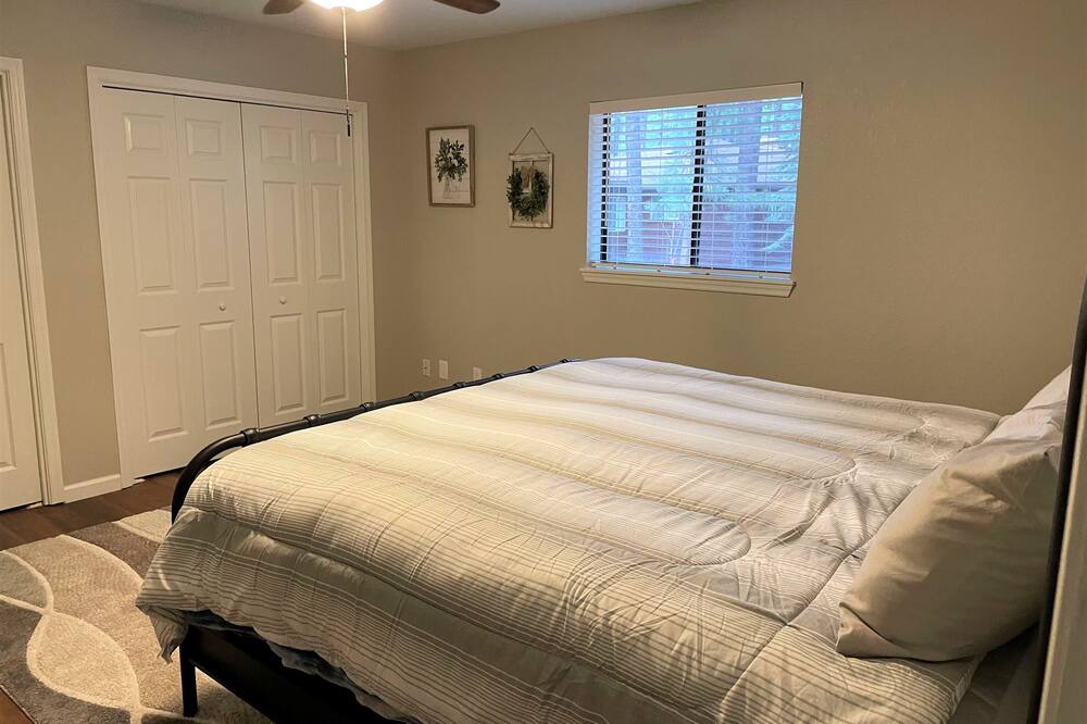 Photo of Bedroom in Pinetop