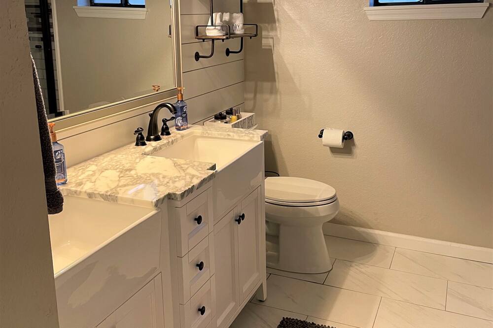 Photo of Bathroom in Pinetop