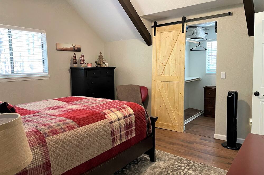 Photo of Bedroom in Pinetop