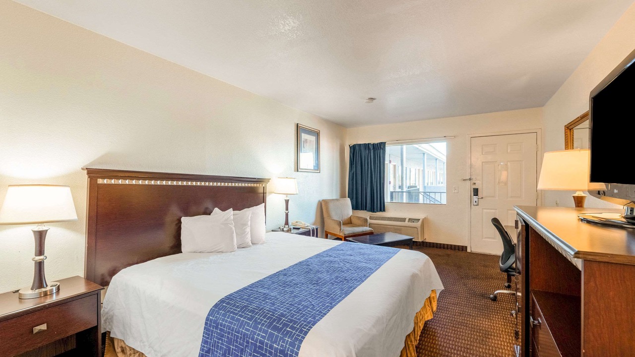 Photo of Bedroom in Metro North Corporate Park