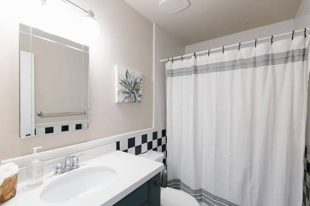Photo of Bathroom in Casa Granada Townhouses
