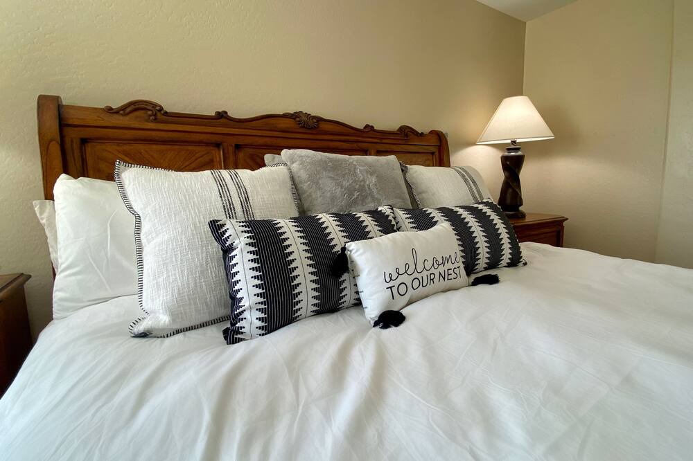 Photo of Bedroom in Sonoran Mountain Ranch