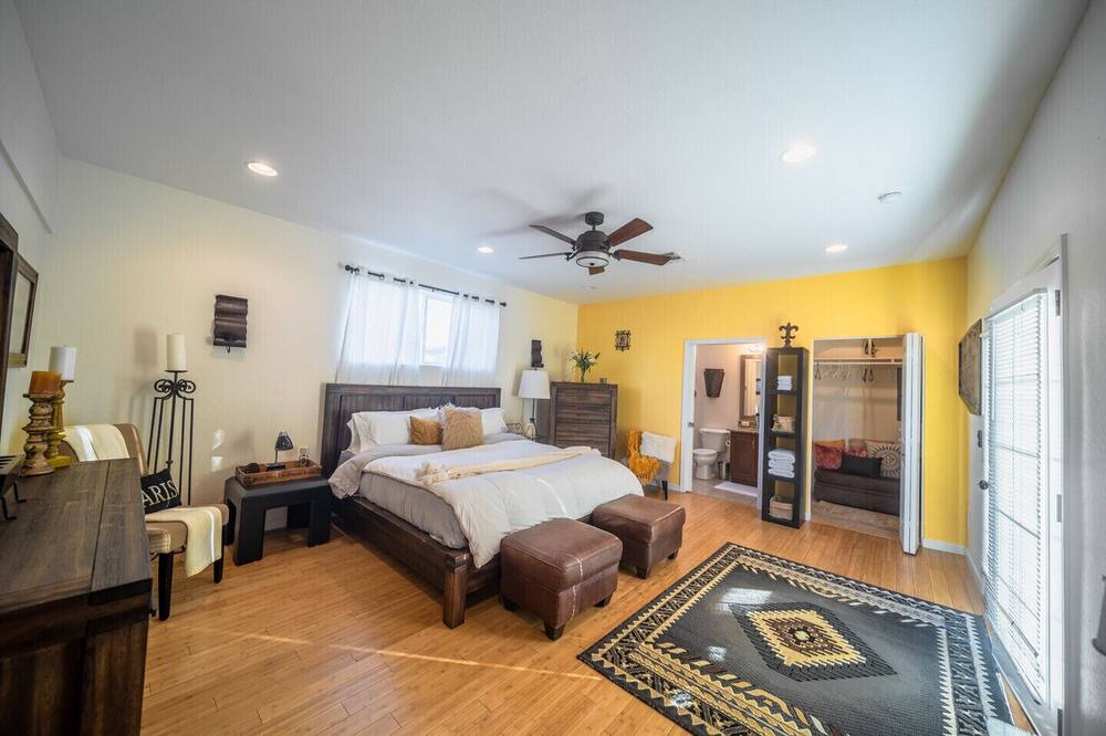 Photo of Bedroom in South Mountain