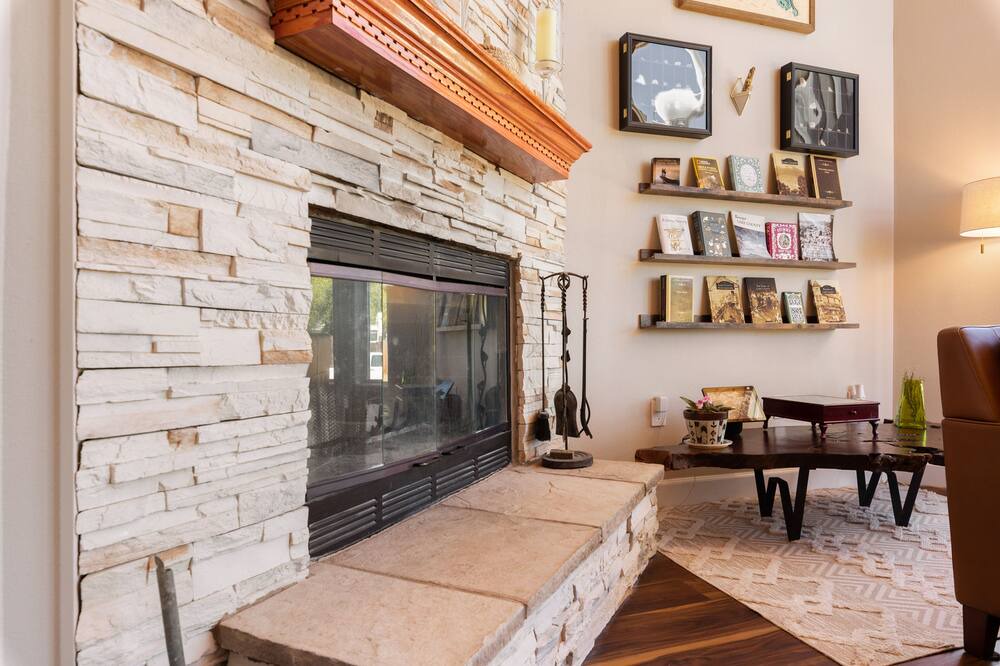 Photo of Livingroom in Wilbur Springs