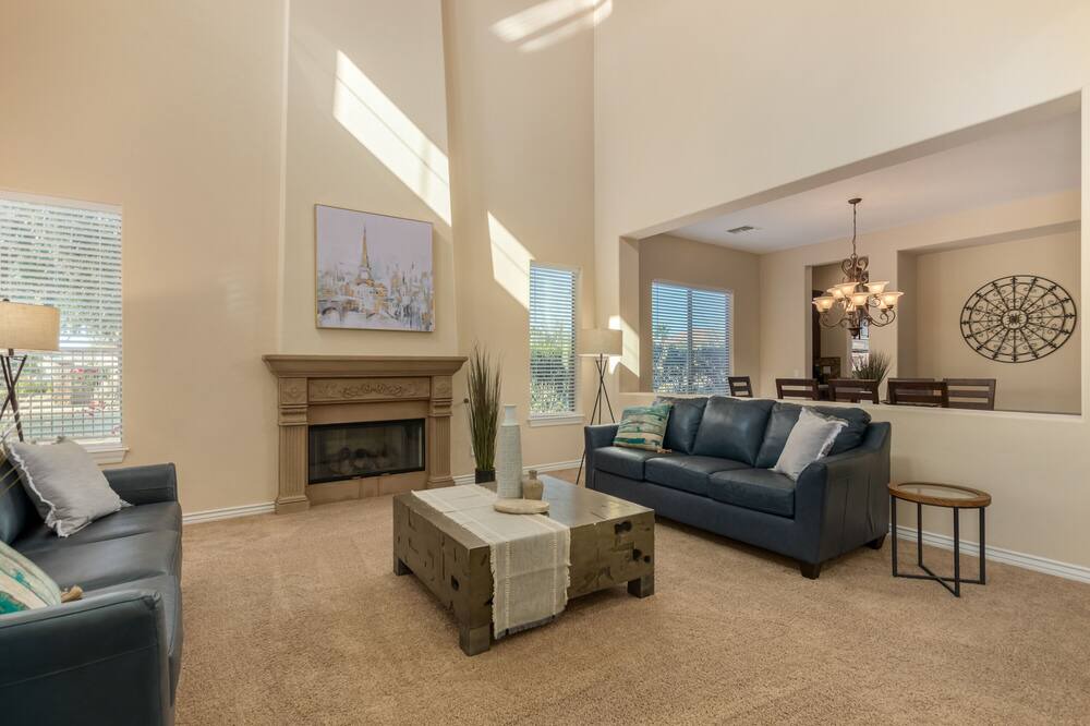 Photo of Livingroom in Queen Creek
