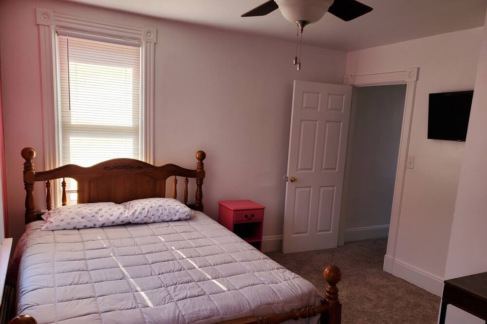 Photo of Bedroom in Hamilton